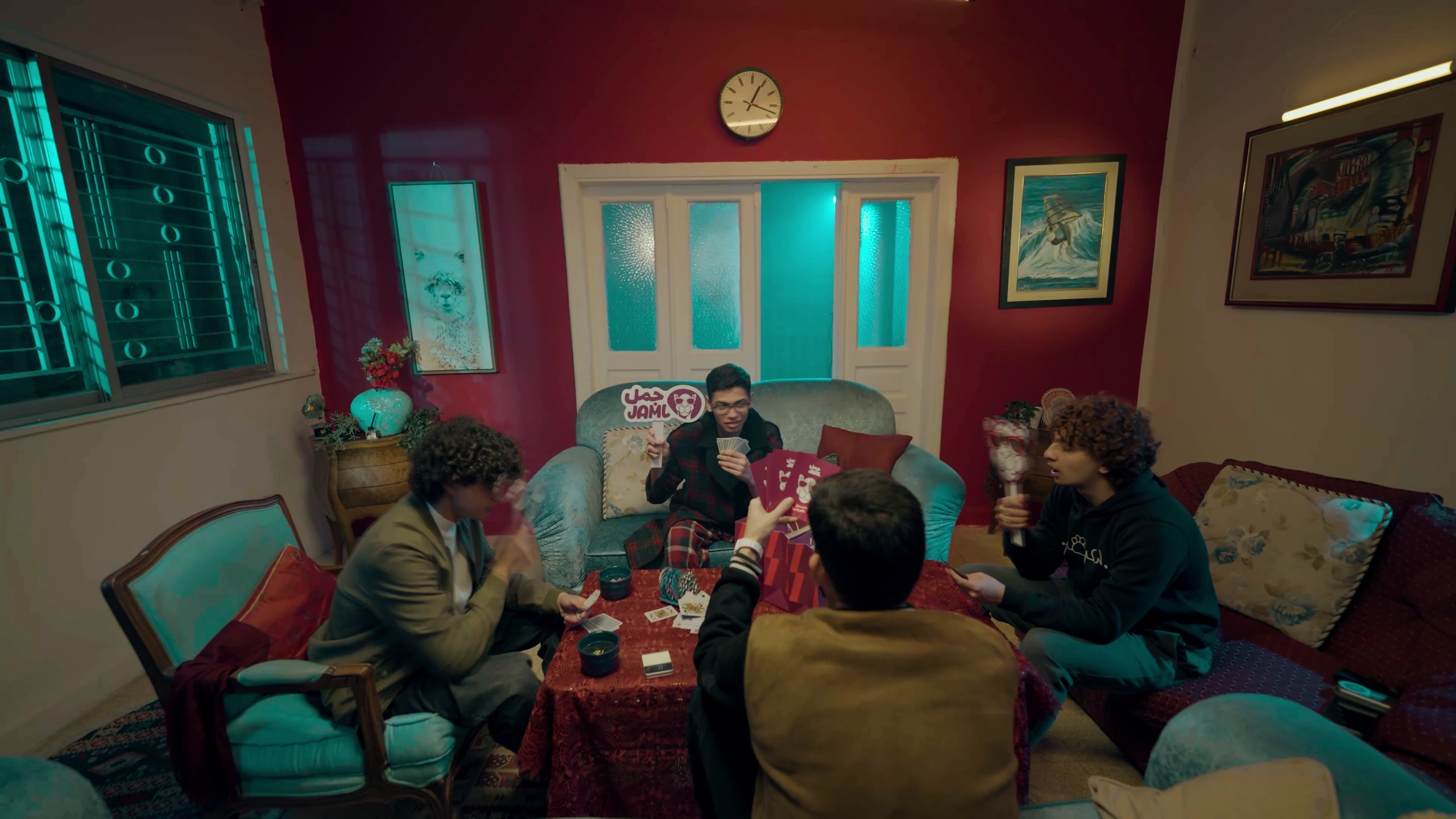 Jaml / Alshaddeh — A high-angle closing group frame